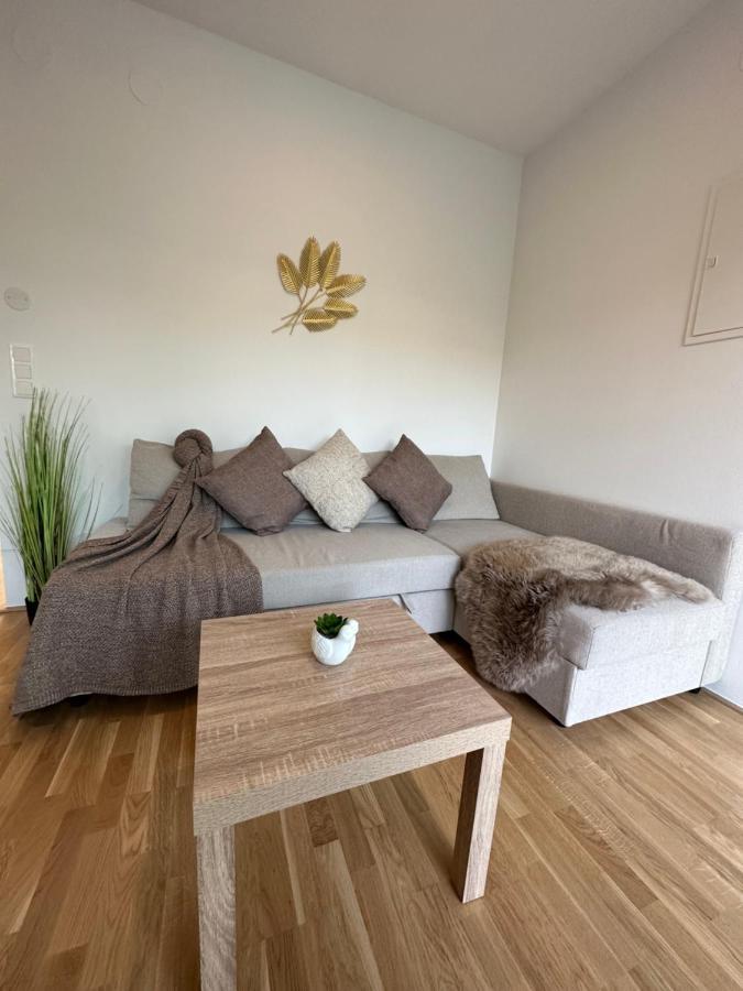 New With Spacious Balcony 18 * Vienne