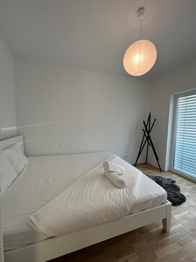 New With Spacious Balcony 18 Vienne